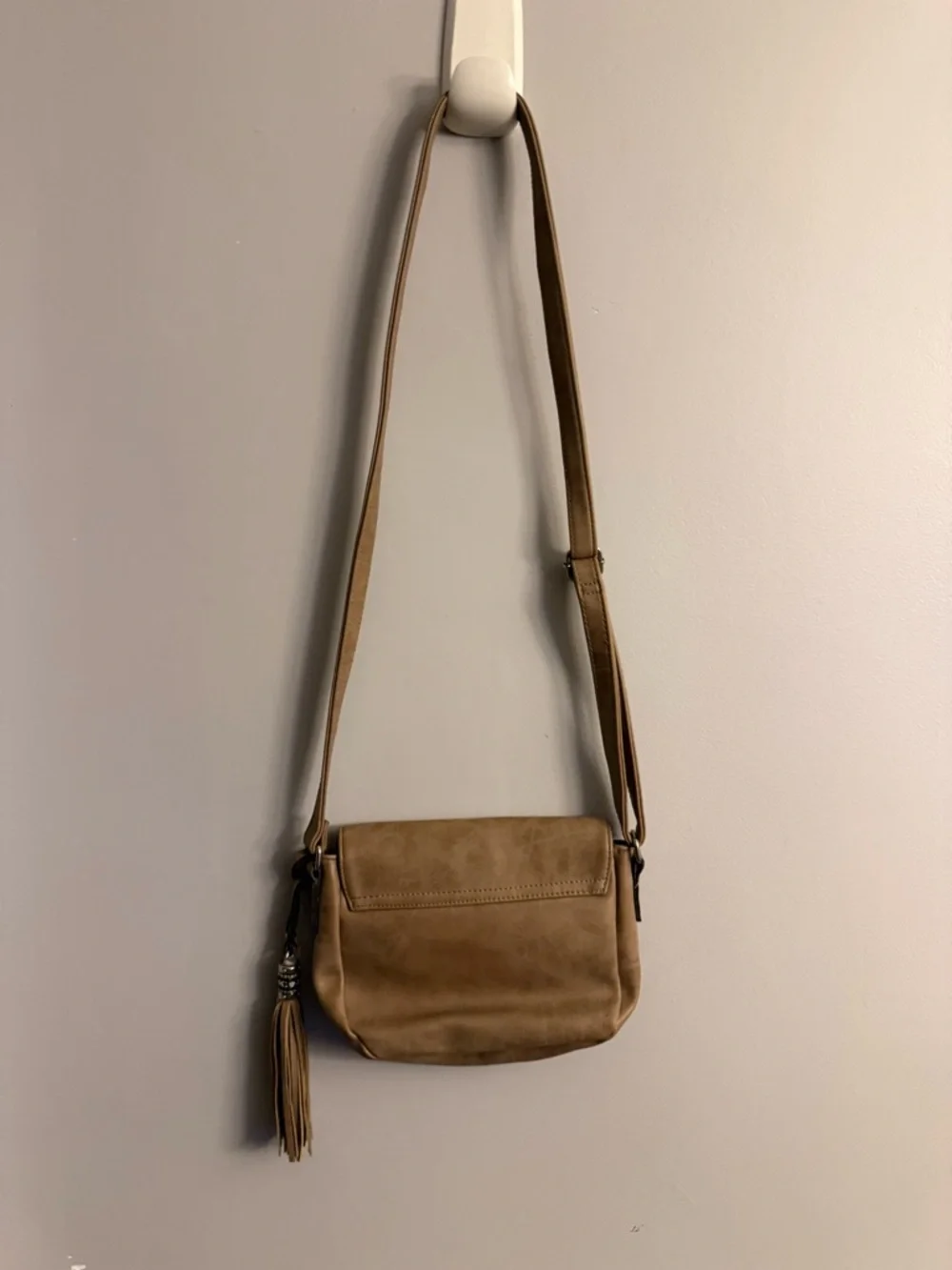 Unionbay Boho Crossbody Bag Tan Faux Leather Tassel Purse - Picture 4 of 10